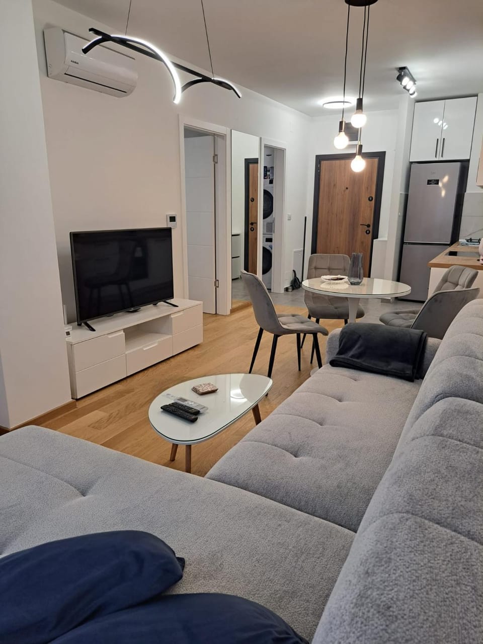 TV and multimedia, Living room, Seating area