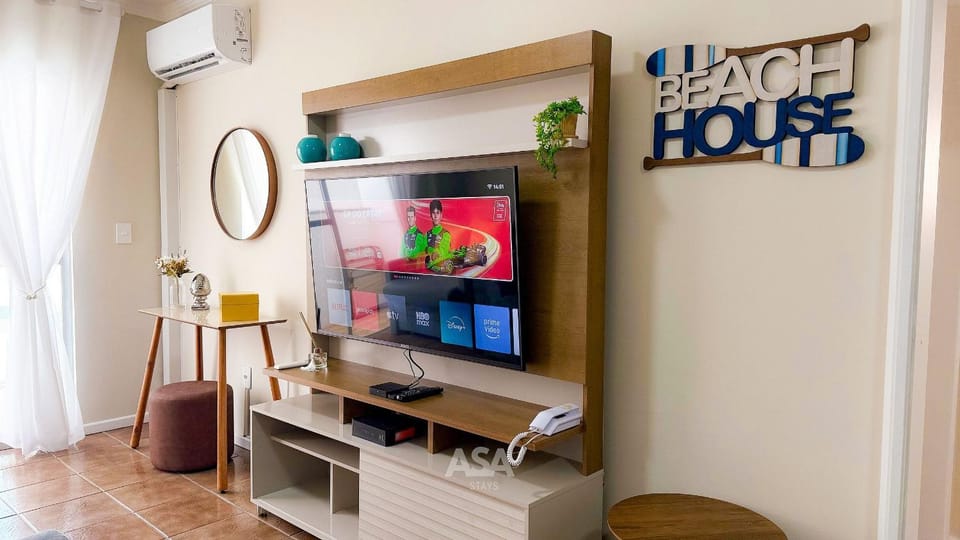 Communal lounge/ TV room, TV and multimedia, Living room