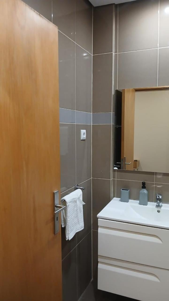 Clara's Place - Faia Suite Apartment in Praia