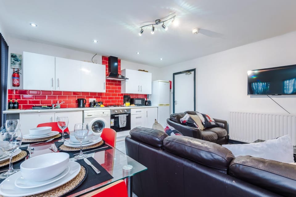 Communal lounge/ TV room, Dining area, kitchen