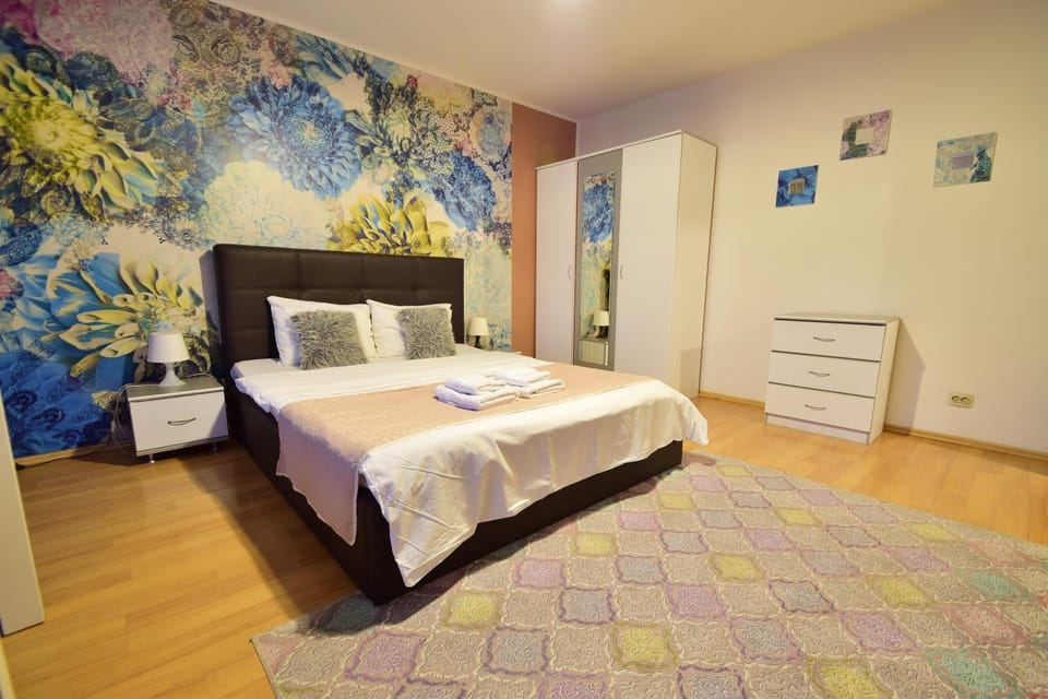 Bed, Photo of the whole room, Bedroom, wardrobe