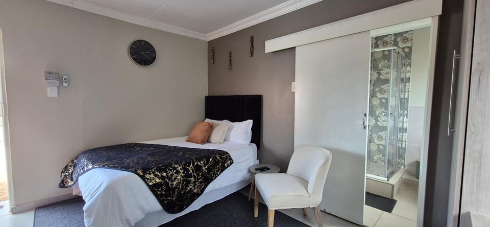 Ekuhlaleni Room 6 Apartment in Pretoria