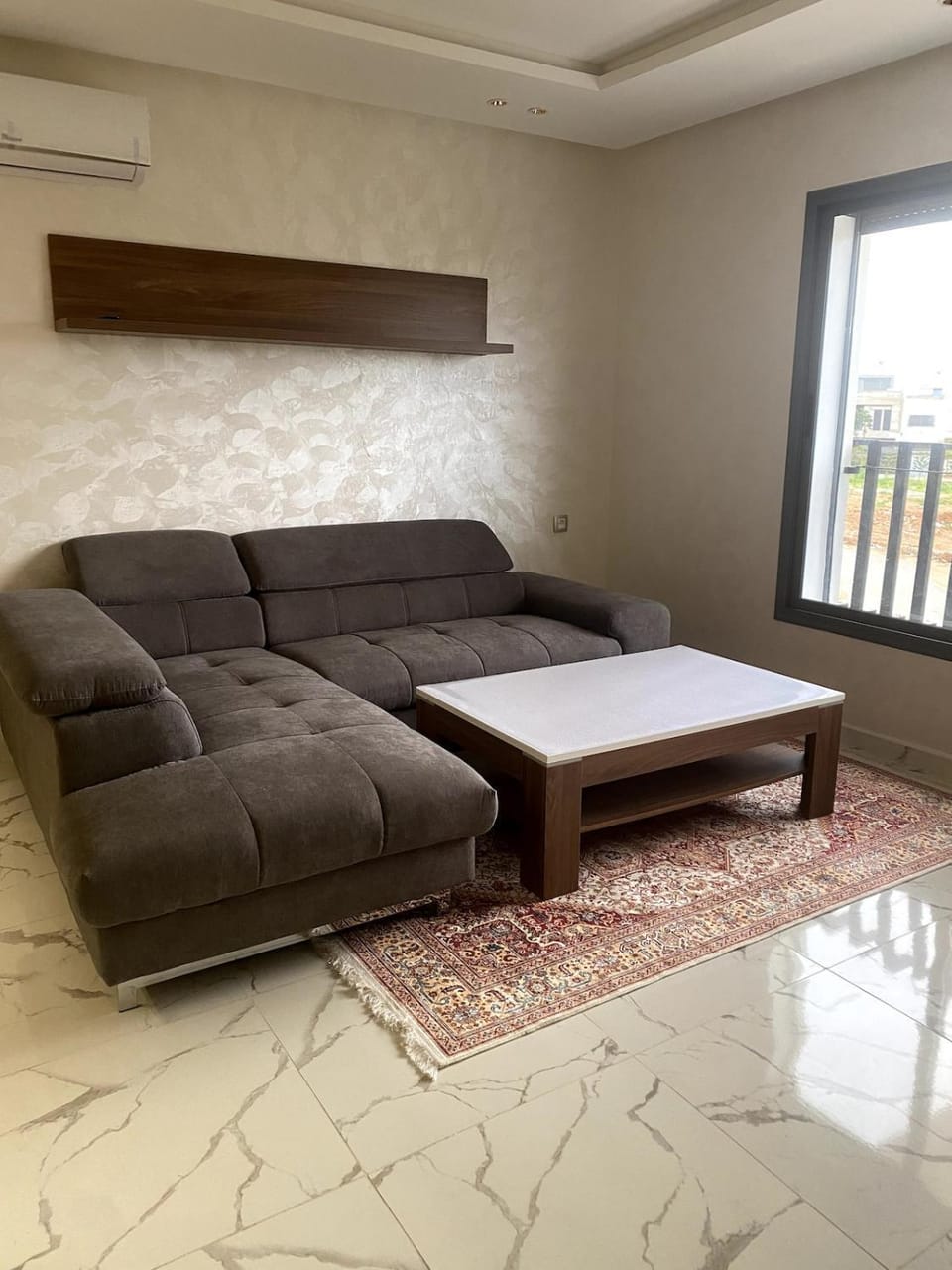 Bed, Living room