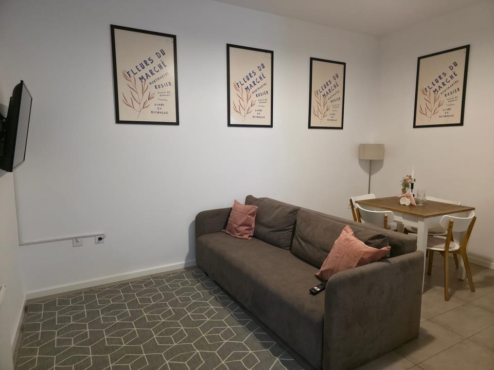 TV and multimedia, Living room, Dining area