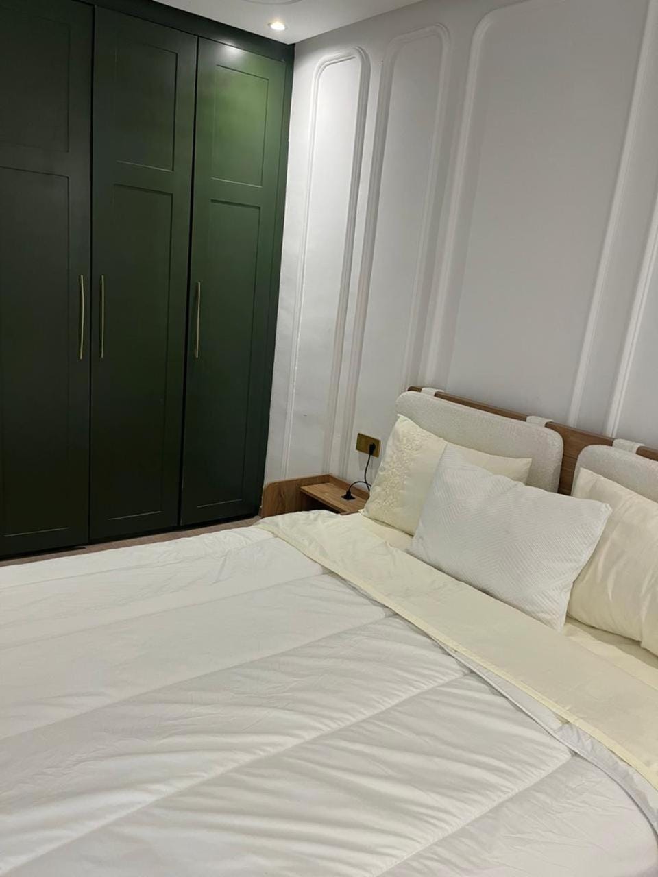 Bed, Photo of the whole room, Bedroom, wardrobe