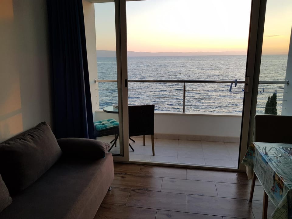 Living room, Sea view