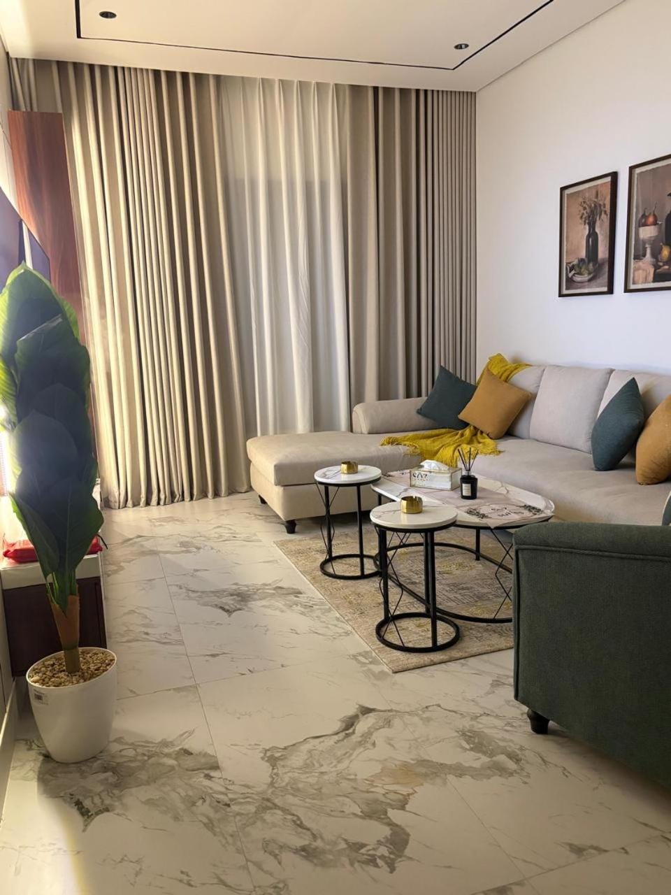 Living room, Seating area