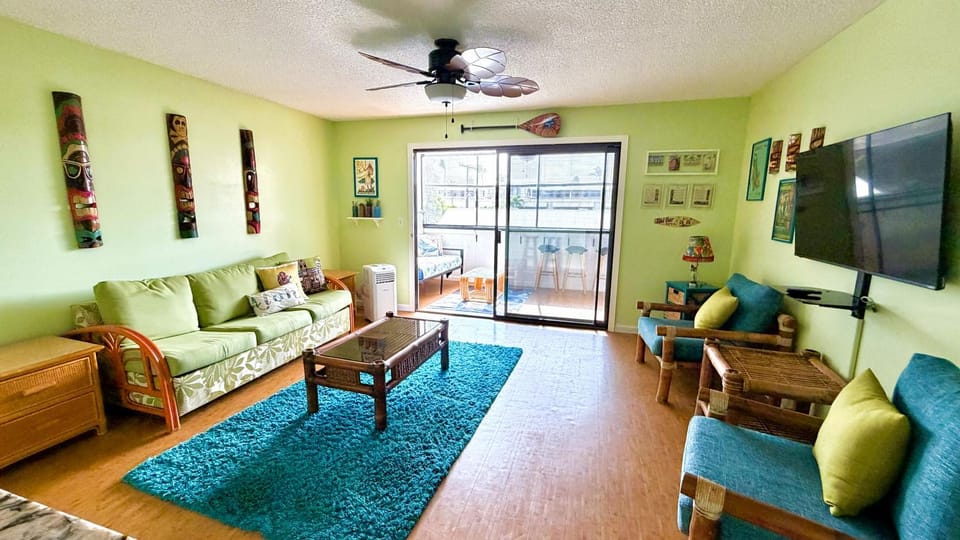 Bed, TV and multimedia, Balcony/Terrace, Living room, Photo of the whole room, air conditioner