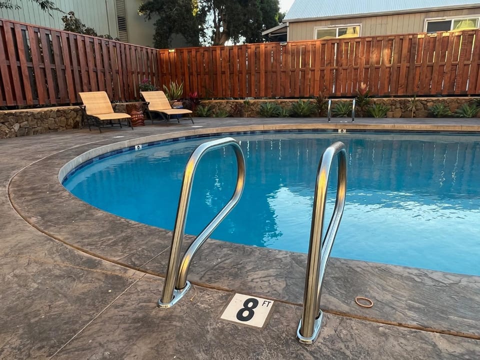 Swimming pool, sunbed
