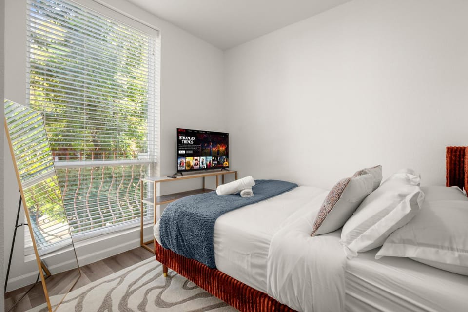TV and multimedia, Bedroom, internet