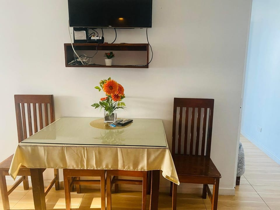 Azure Urban Resort Residence a14 WAVEPOOL near airport Apartment in Paranaque
