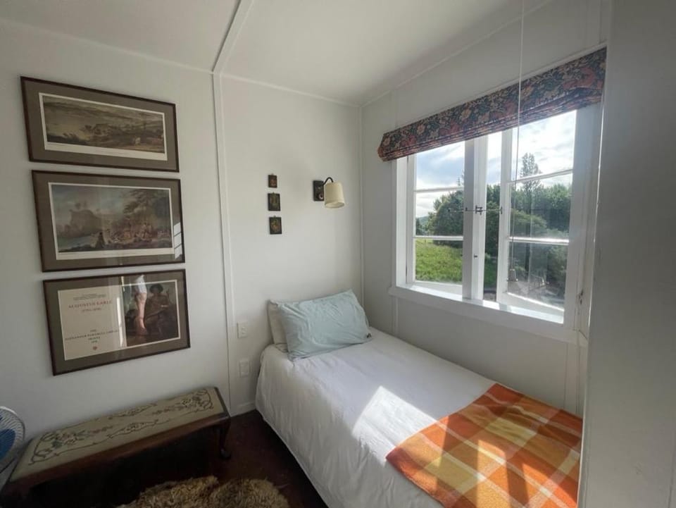 Shepherdess Hut House in Cambridge