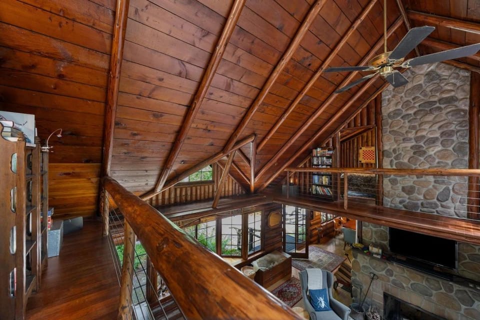 Lookout Log Cabin Cabin in Mount Hood Village