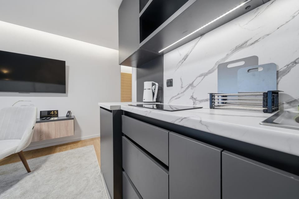 TV and multimedia, Kitchen or kitchenette, stove