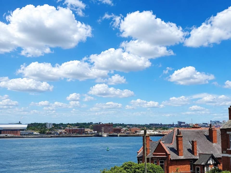 Property building, Nearby landmark, Day, Natural landscape, City view, Lake view, River view, Sea view