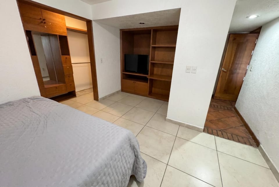 Casa en Providencia, 4 cuartos, Estacionamiento House in Guadalajara