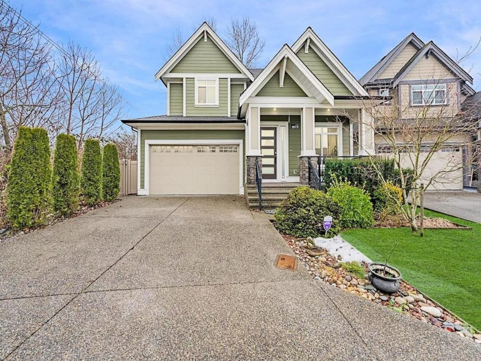 2 bed Suburban Oasis in Surrey House in Surrey