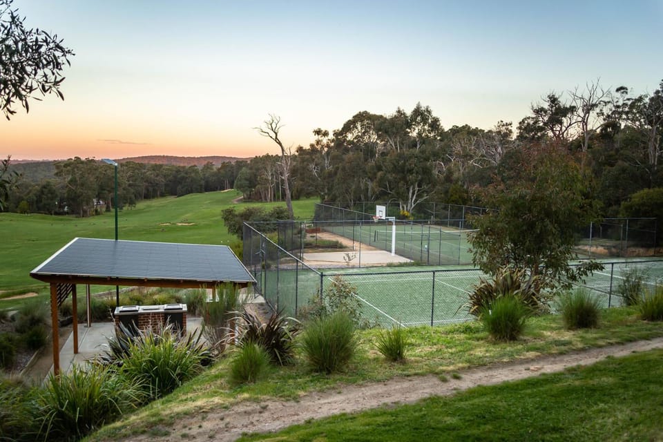 Golfcourse, Tennis court