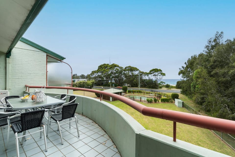 Fathoms 13 Mollymook Beach Apartment in Mollymook
