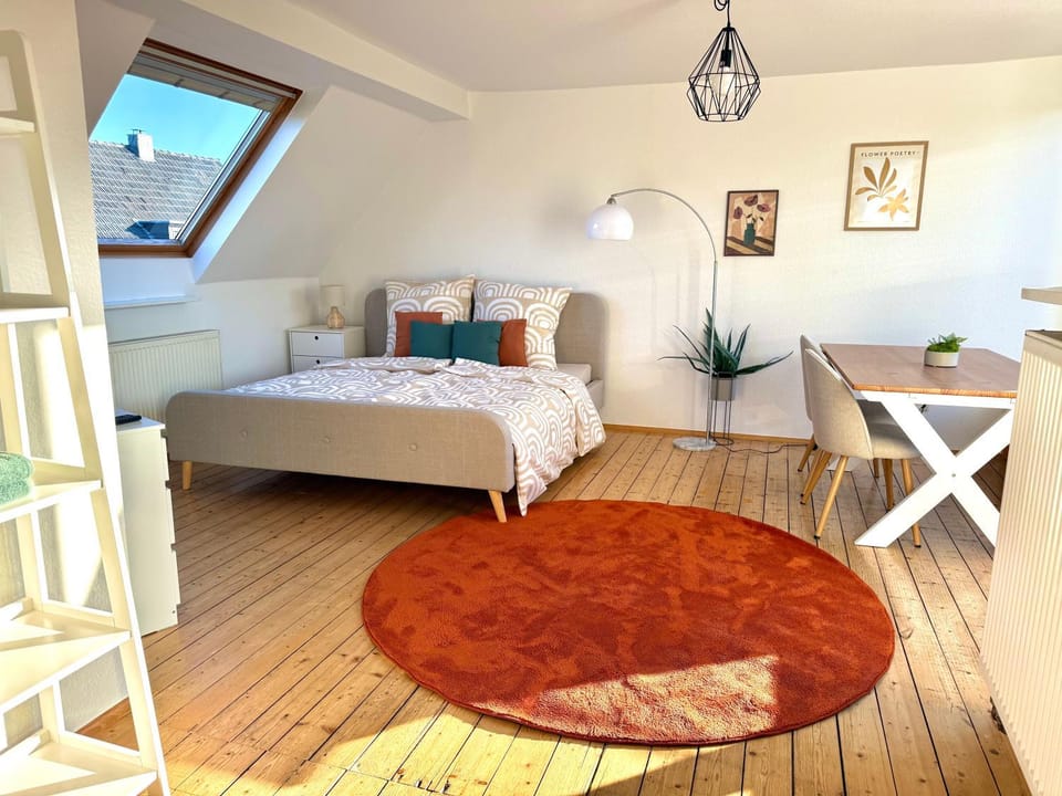 Bed, Photo of the whole room, Dining area, Bedroom