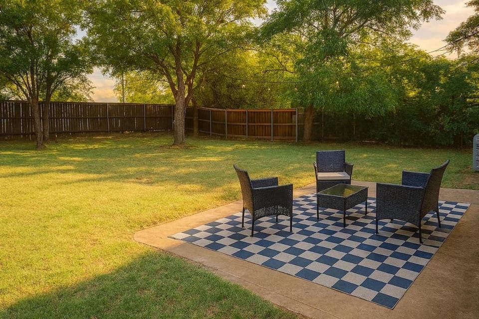 Patio, Day