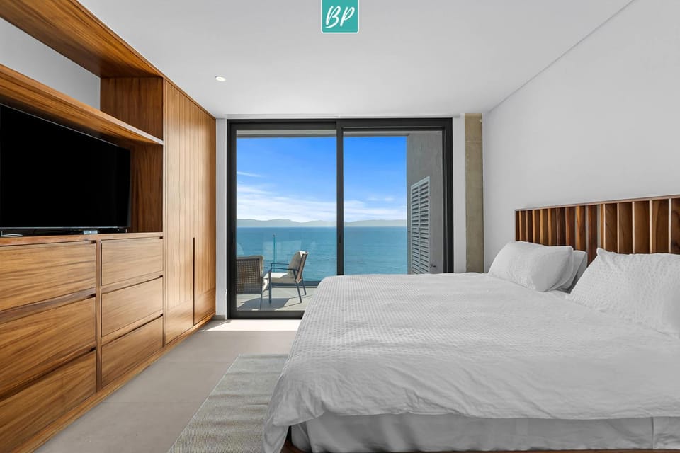 Arama Bay Beachfront Condos - Rooftop Hot Tubs & Ocean Views Apartment in Bucerias