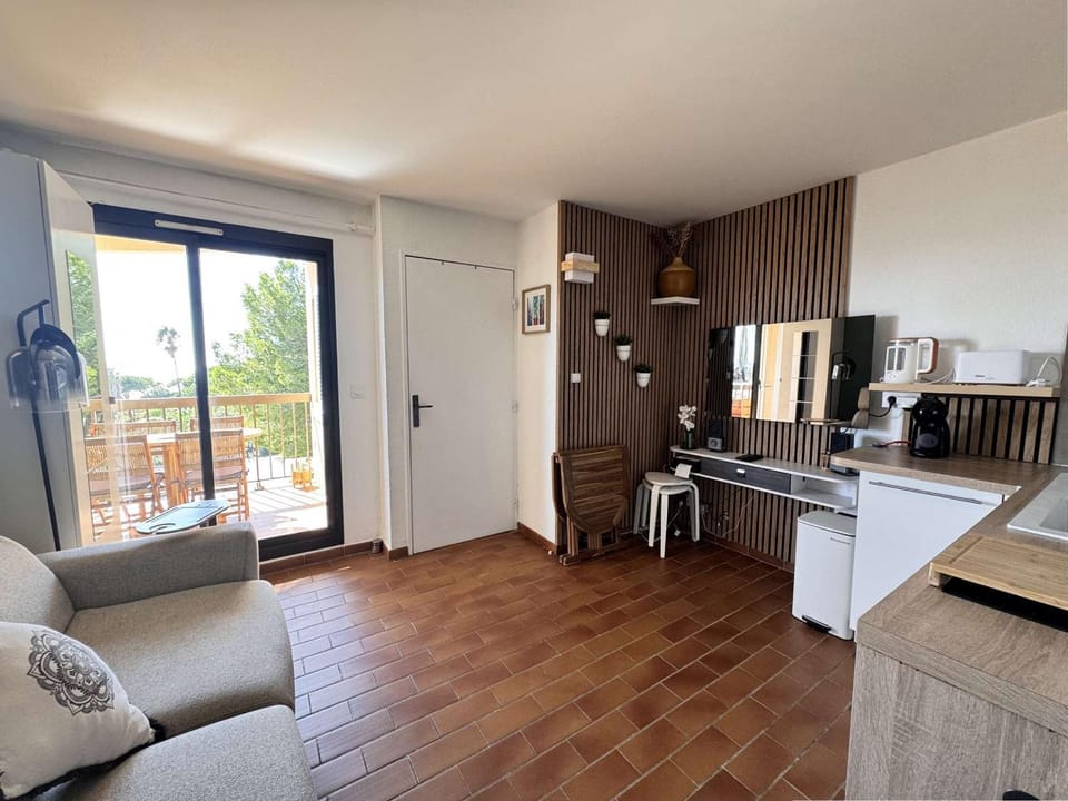 Appartement refait à neuf avec climatisation - Six-Fours-les-Plages - FR-1-845-9 Apartment in Six-Fours-les-Plages