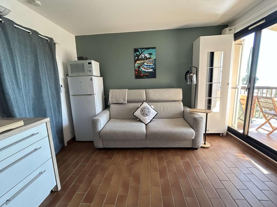 Appartement refait à neuf avec climatisation - Six-Fours-les-Plages - FR-1-845-9 Apartment in Six-Fours-les-Plages