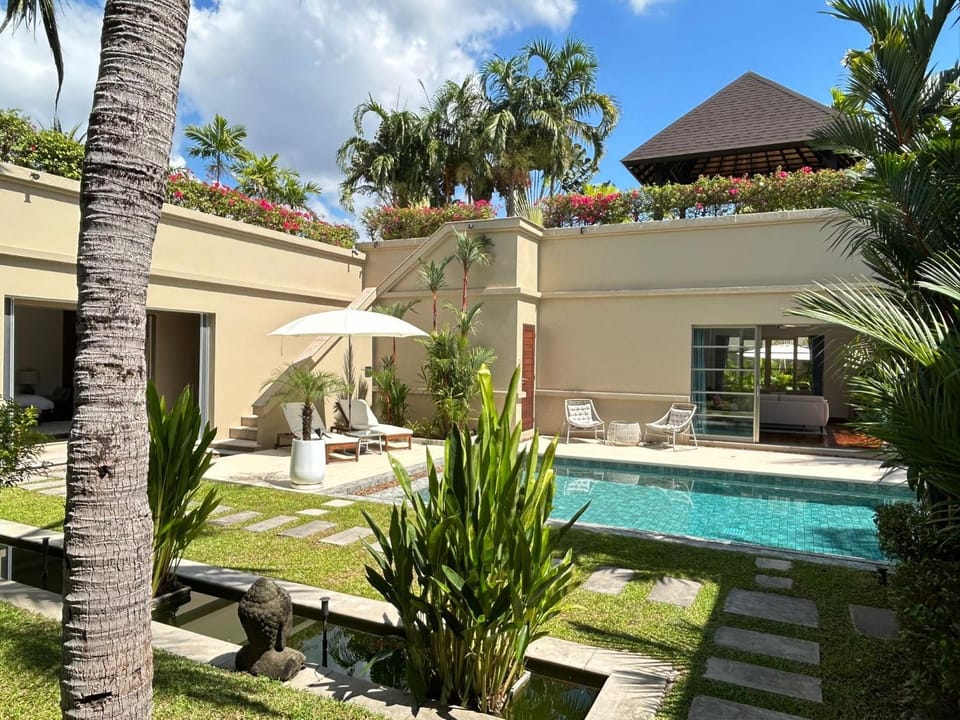 Garden, Pool view, sunbed