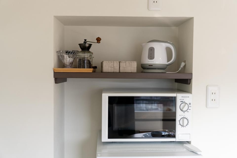 Coffee/tea facilities, Kitchen or kitchenette, microwave