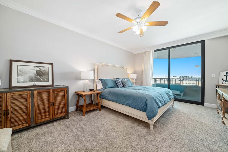 Bed, Balcony/Terrace, Bedroom