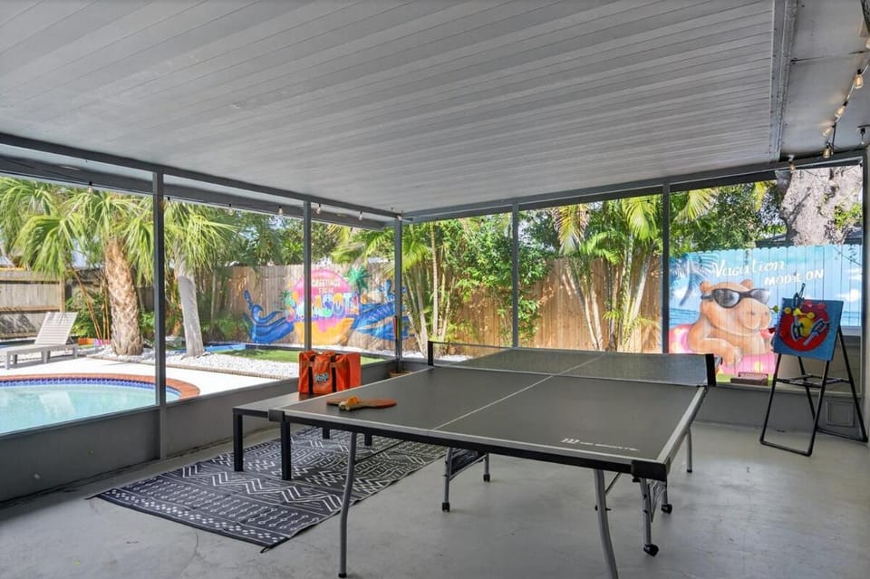 Hot Tub, Heated Pool, Games, Photo-worthy murals! House in Florida