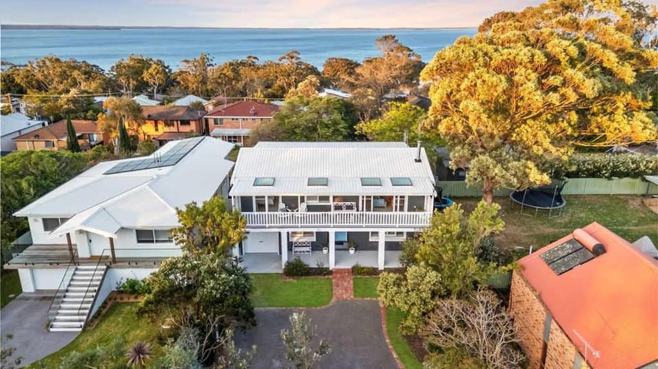 'Bethany Beach House' - Stunning Jervis Bay Views House in Vincentia