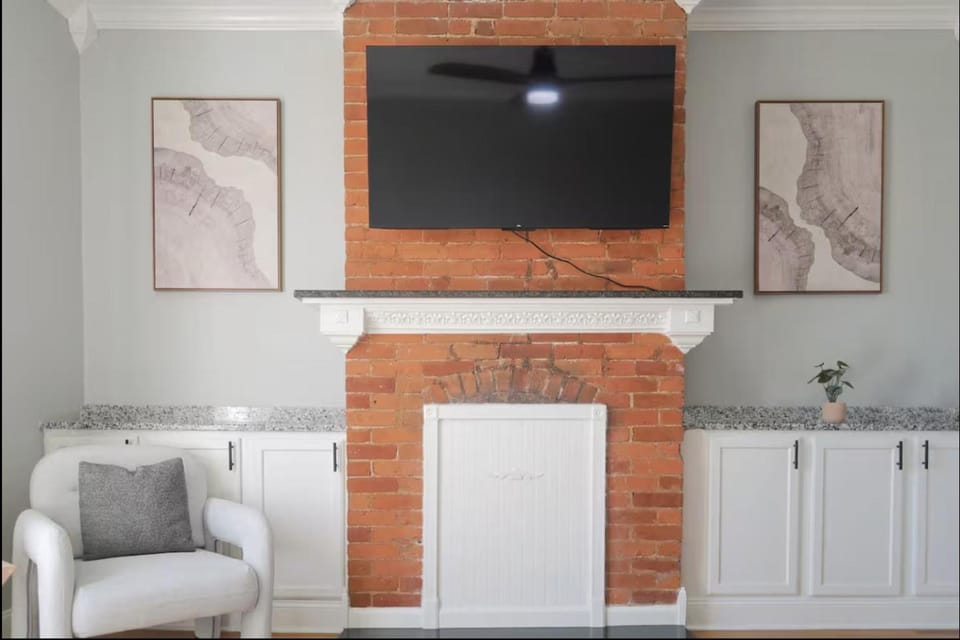 Communal lounge/ TV room, TV and multimedia, Living room, Seating area