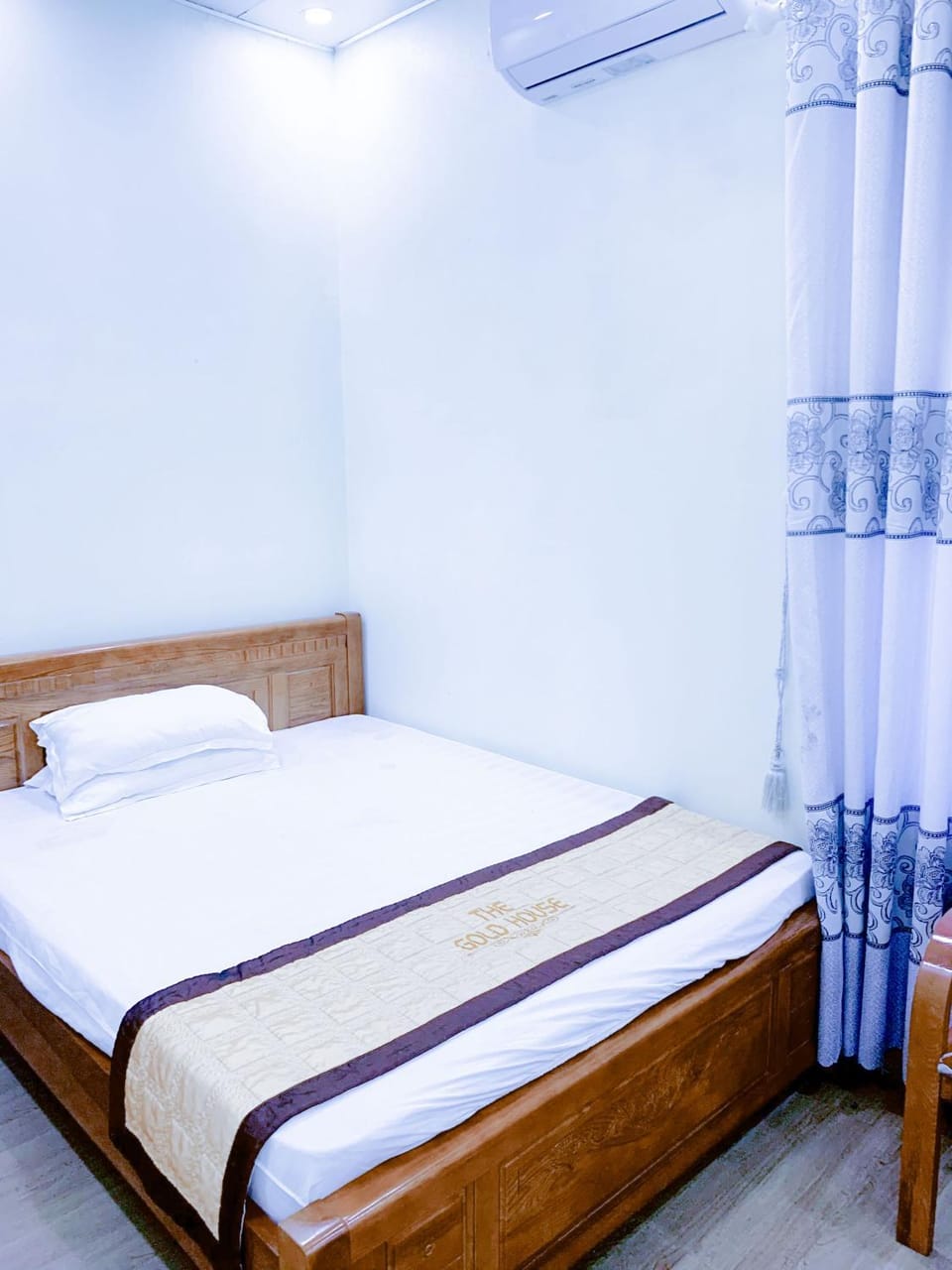 The Gold House Tam Đảo Hotel in Laos