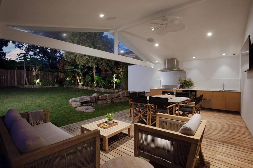 'Beachstone'- Soulful Seaside Escape Near the Sand House in Vincentia