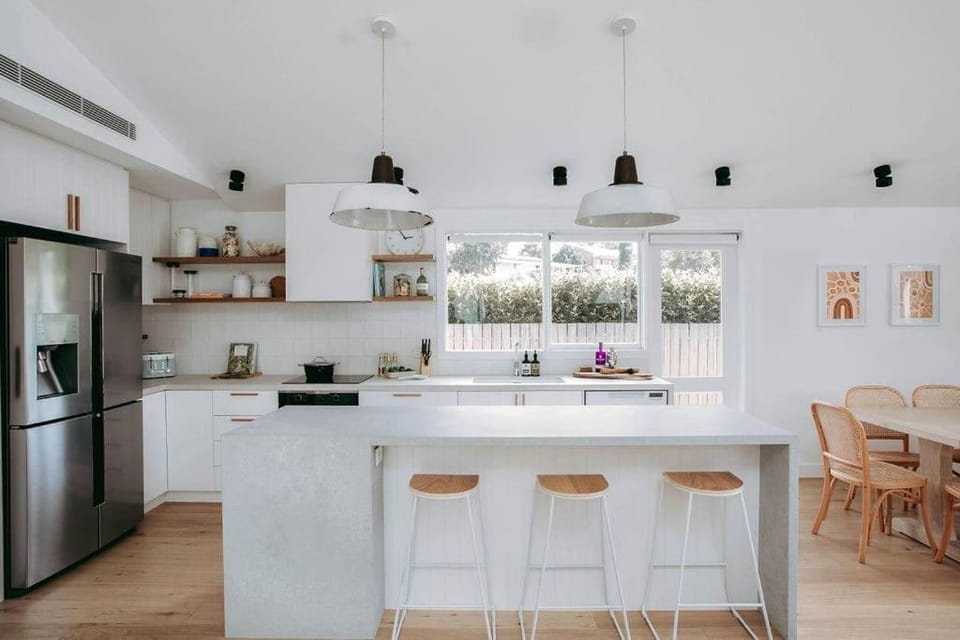 'Beachstone'- Soulful Seaside Escape Near the Sand House in Vincentia