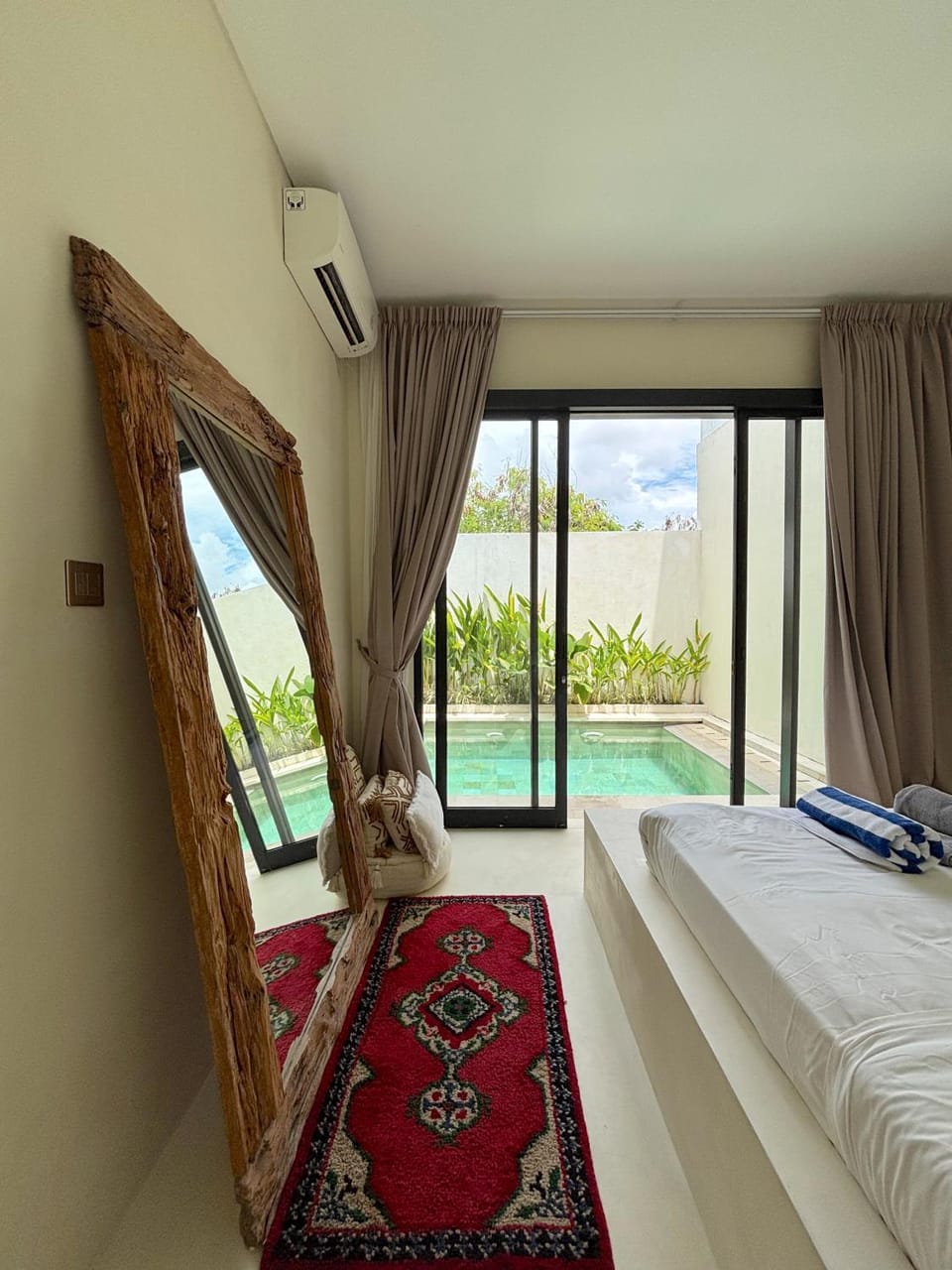 Villa Lilla 1 BR private pool and garden Canggu Apartment in North Kuta