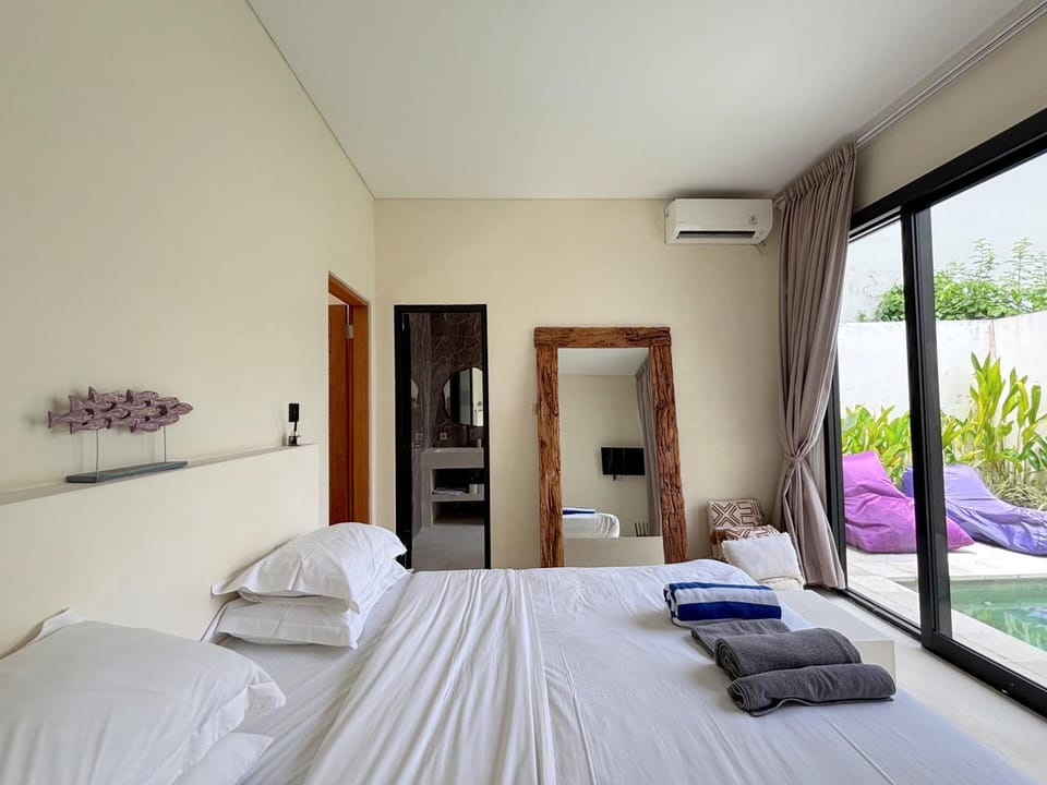 Villa Lilla 1 BR private pool and garden Canggu Apartment in North Kuta