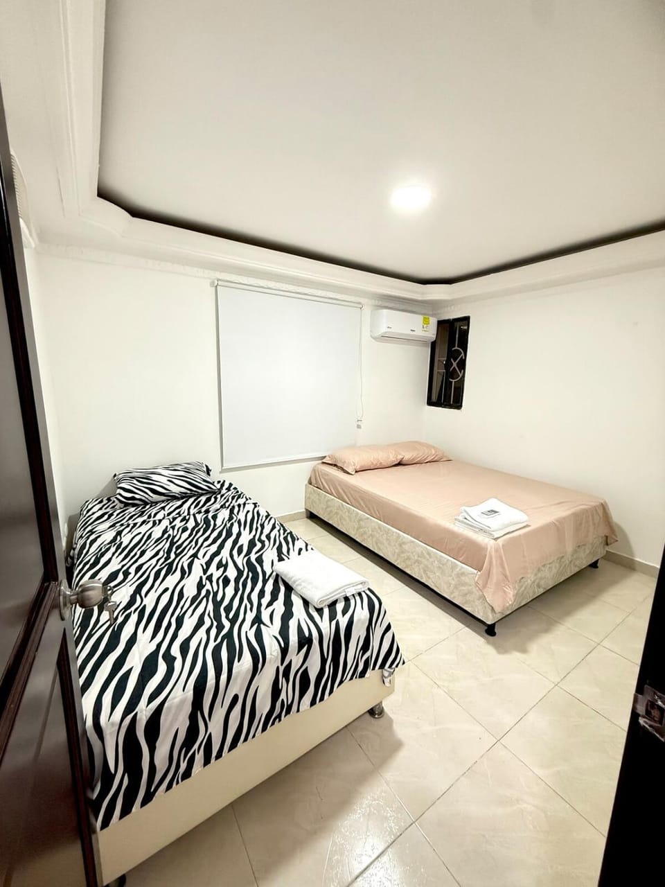 Bed, Photo of the whole room, Bedroom, air conditioner