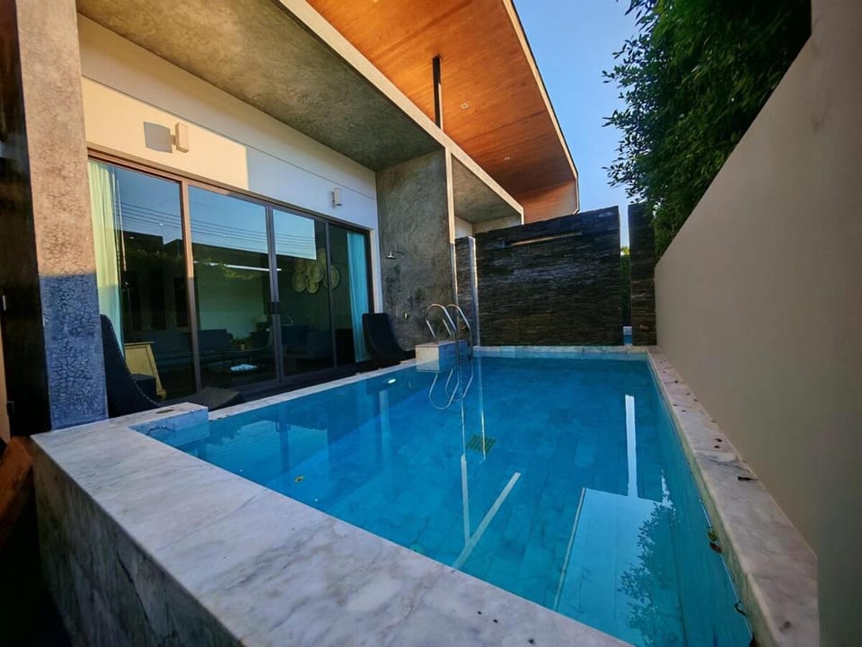 Pool view, Swimming pool