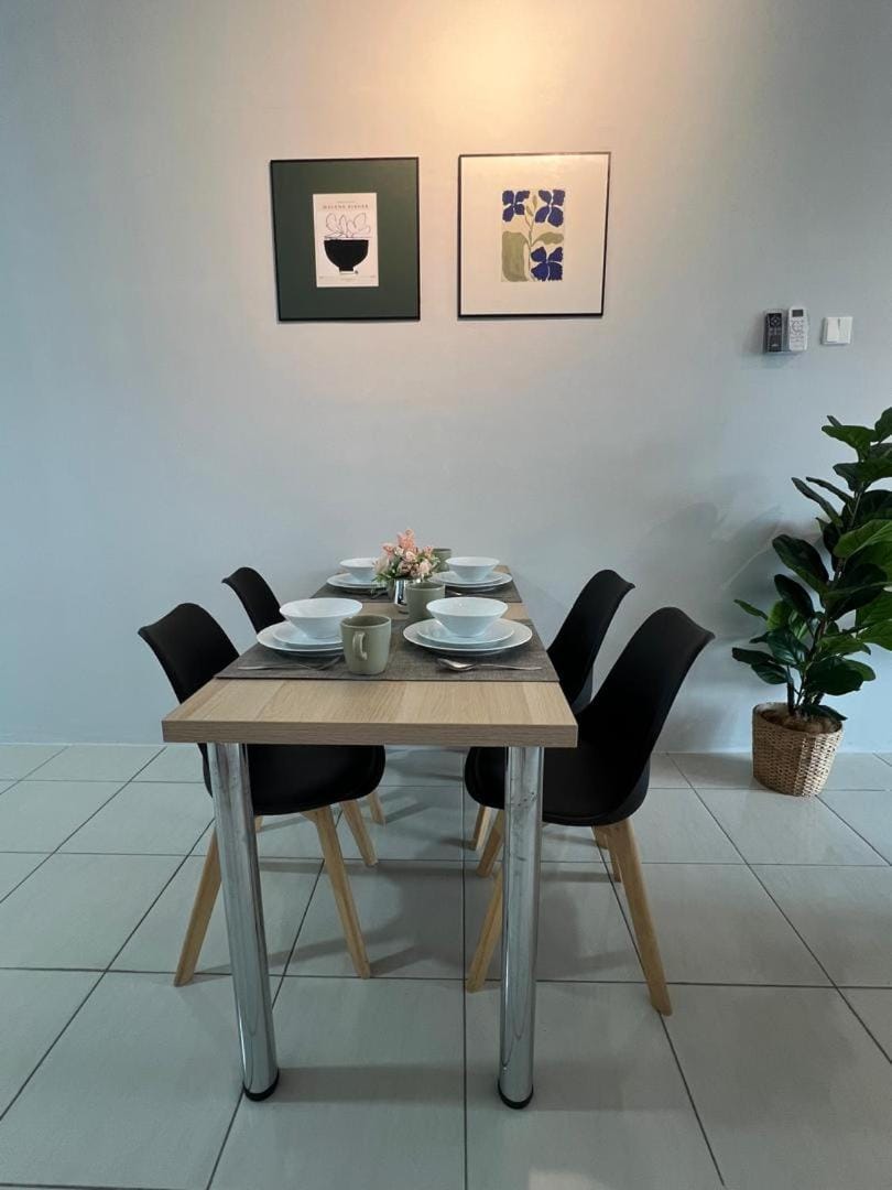 Modern High Floor Suite Mountain & City View Apartment in Ipoh