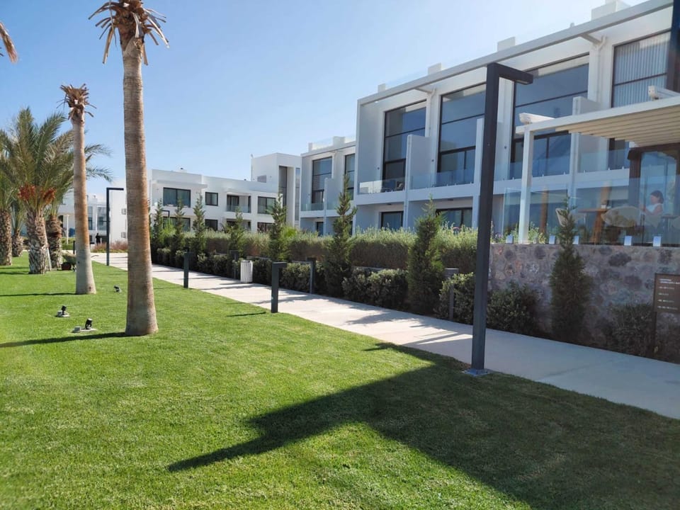 Property building, Garden