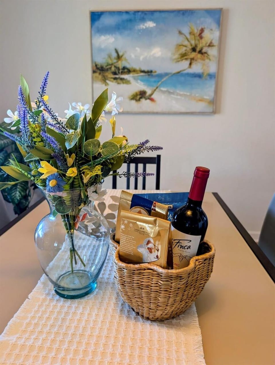 Food and drinks, Dining area, Drinks