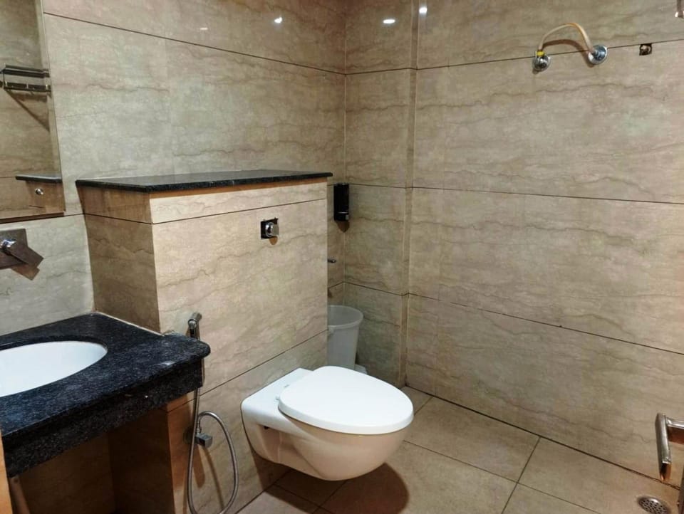 MLS Prime Inn - Near Dehradun Railway Station Hotel in Dehradun