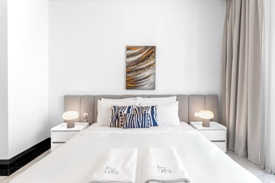 Luxury 1BR Terraces Private Jacuzzi Business Bay Apartment in Dubai