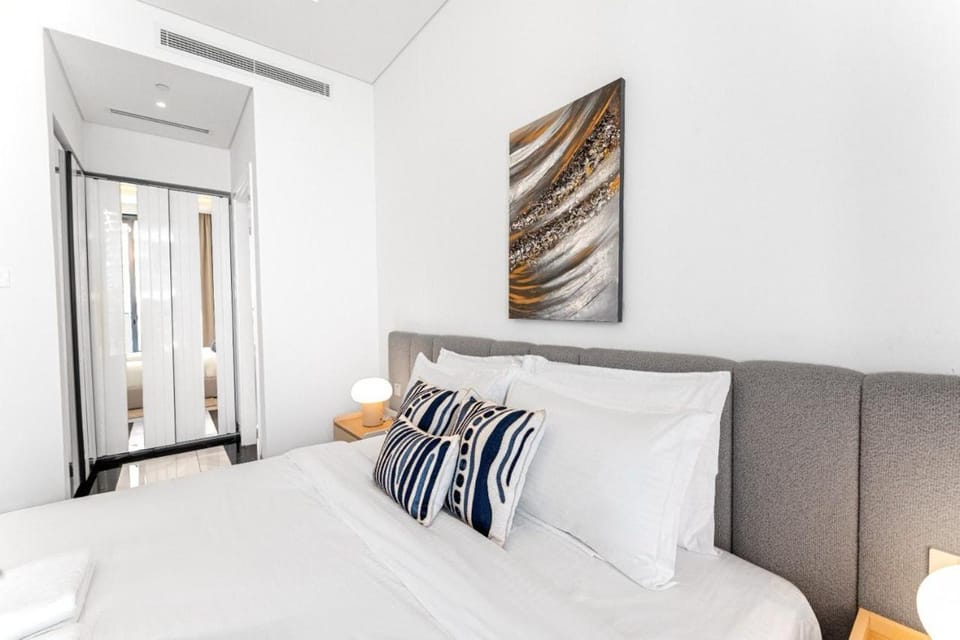 Luxury 1BR Terraces Private Jacuzzi Business Bay Apartment in Dubai