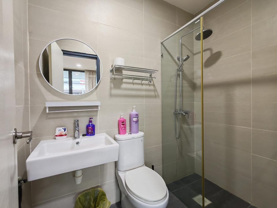 Shower, Toilet, Bathroom