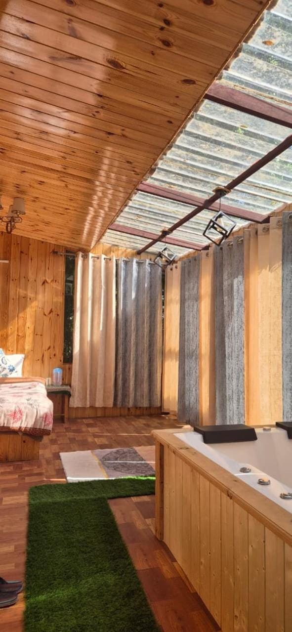Skyview Jacuzzi Treehouse Power Backup Tandi Small trek to Property Chalet in Himachal Pradesh