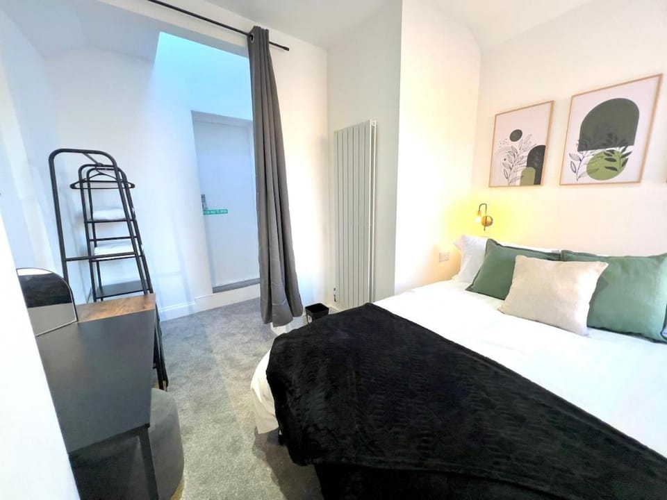 Yastayzzz at Brand New Apartment 3 Worcester House & Free Parking Apartment in Worcester